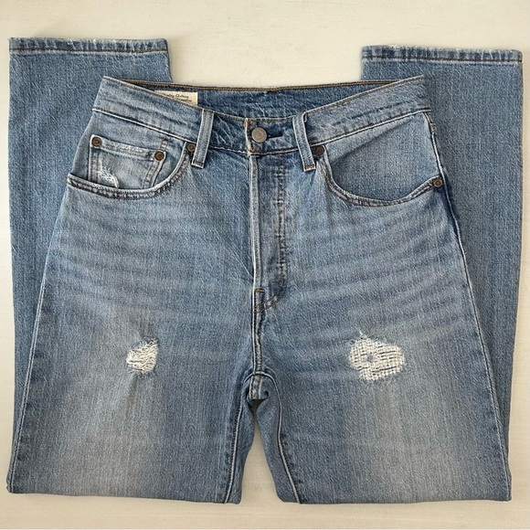Levi’s 501 Women’s Premium Cropped Jeans Straight Leg Distressed Blue Size 26 - Picture 16 of 16